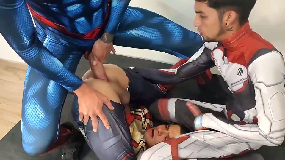 XL Heroes Party – Big cock superheroes bareback threesome fuck